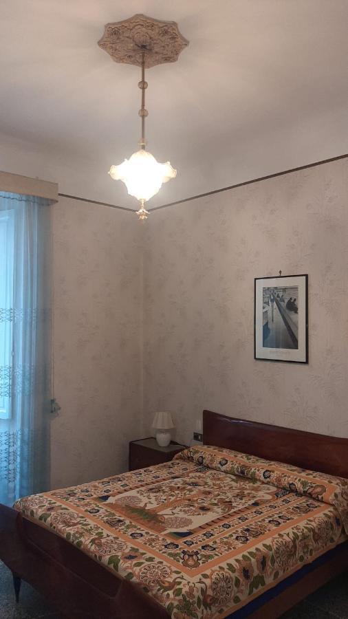 Casa Corso Colombo Lägenhet Savona Exteriör bild